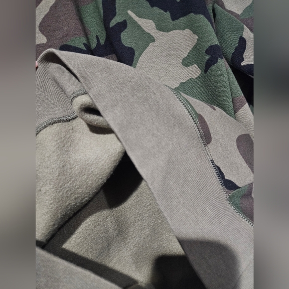 Nike SB Icon Men's Camo Olive Green Skate Crewneck. Size Small - Picture 6 of 14